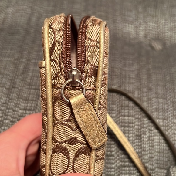 Coach Wristlet - Picture 4 of 9